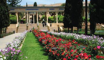 Ej hotelbillede Moshir al-mamalek Garden Hotel **** Glæd dig til at bo i Yazd på dette meget charmerende hotel, som er bygget i traditionel persisk stil og beliggende midt i en gammel eksotisk have.