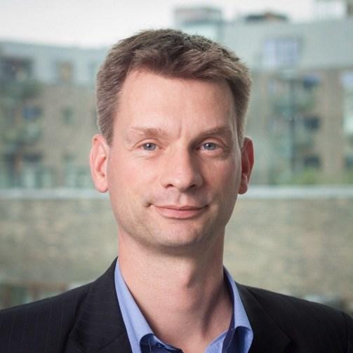 Laurits Søgaard Nielsen Kontorchef Skatteforvaltningens Center of Excellence (CoE) for Avanceret Analyse og Machine Learning SKAT siden juni 2016 kontorchef for 35 medarbejdere i CoE. Cand. Merc.