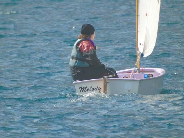 Denne tur blev inspirations kilde til at vi købte Lilja, en Magnefic Midget. Jeg sejler fordi Dejligt forfriskende. Vi er ikke dem der tager de lange turer. Roskilde fjord passer os og båden udmærket.