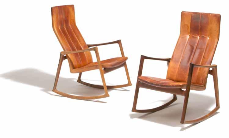 604 604 HELGE VESTERGAARD JENSEN b. 1917, d. 1987 A pair of rocking chairs with frame of rosewood.