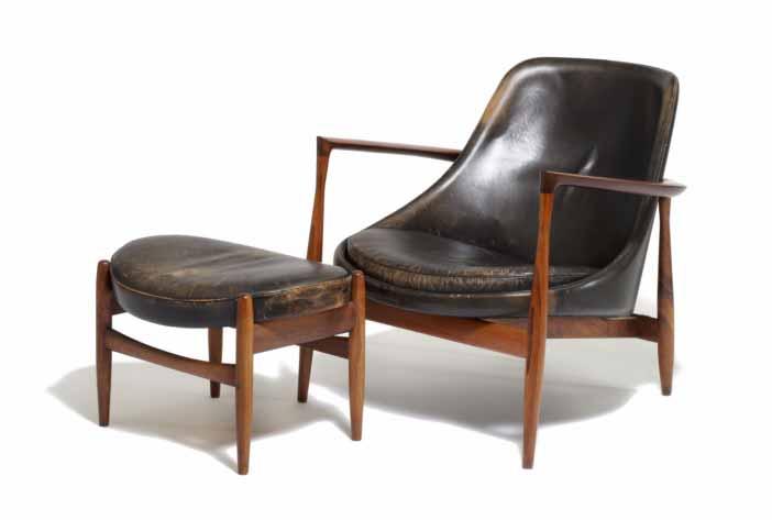607 OLE WANSCHER b. 1903, d. 1985 "Colonial chair". A pair of armchairs of rosewood.