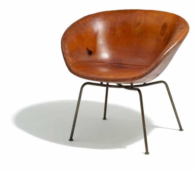 638 ARNE JACOBSEN b. 1902, d. 1971 "The Pot Chair". Easy chair with frame of patinated brass, upholstered with original patinated cognac-coloured leather. Model FH- 3318. Manufactured by Fritz Hansen.