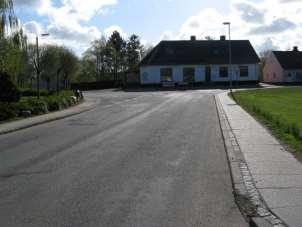 3.5 Bækkedalsvej / Gl. Skørpingvej / Skindbjergvej, Gl. Skørping Krydset er beliggende midt i Gl. Skørping og er et T-kryds i en skarp kurve, hvor Skindbjergvej støder på Gl.