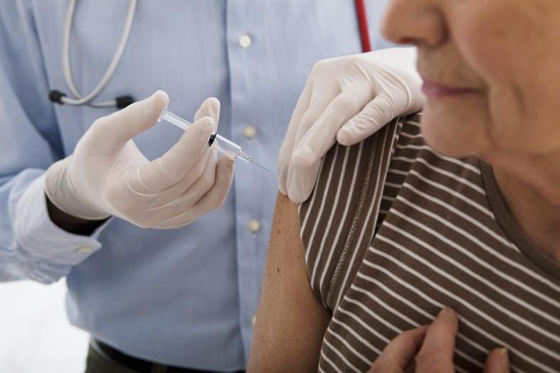 GRATIS Influenzavaccine Tilbydes alle over 65 år, førtidspensionister og visse kroniske syge HUSK