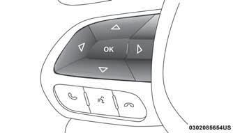 Systemet giver føreren mulighed for at vælge oplysninger ved at trykke på følgende knapper på rattet: Betjeningsknapper på kombiinstrumentets display Pileknappen Up (op) Tryk på, og slip pileknappen