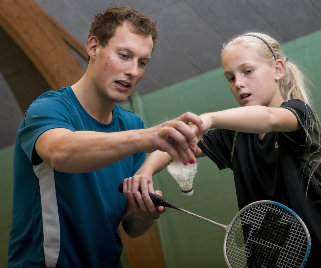 4 Skræddersyet kursus for idrætslærere BLIV DEN BEDSTE UNDERVISER I BADMINTON Savner du nogle nye metoder til din badmintonundervisning?
