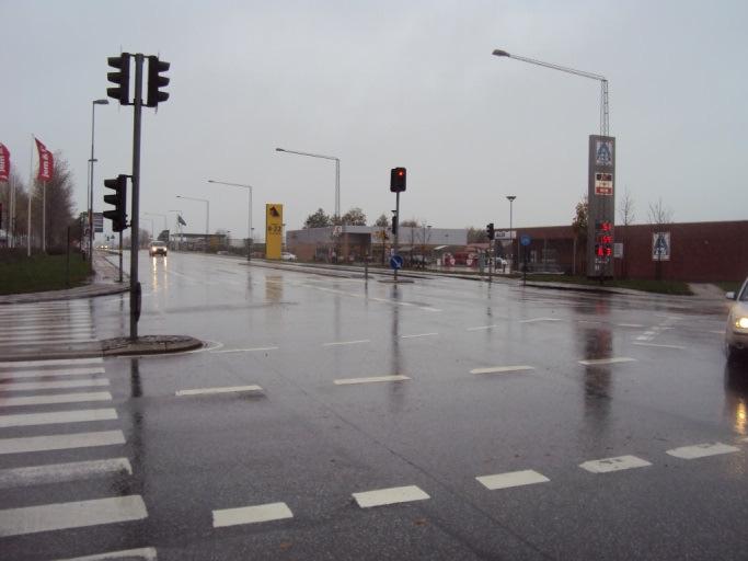 Vestergade / Stensbjerg Allé Problem: Krydset er udpeget som utrygt af 6 elever pga. mange biler, farligt kryds, svært sted at krydse vejen og andet.