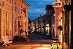 Den oprindelige bygning fra 1800-tallet rummer i dag hotellets bar og hyggelige opholdsstuer og er den del af den berømte»sjøgata«, der er Nordnorges bedst bevarede træhusbebyggelse«.