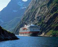 sejlturen med Hurtigruten gennem Raftsundet og Trollfjorden inkluderet ligesom to dages entre samt en middag i Nordkaphallen er med i prisen.