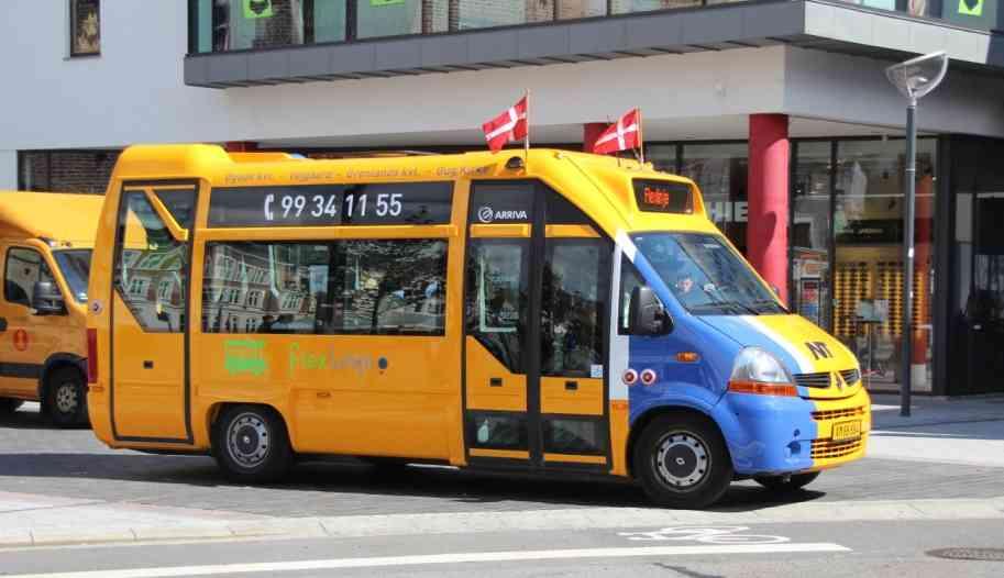 Figur 8. Den ene bustype der kører på Flexlinjen er en Renault. Den anden type er indrettet med lavt gulv i halvdelen af bussen og højt gulv i den anden halvdel.