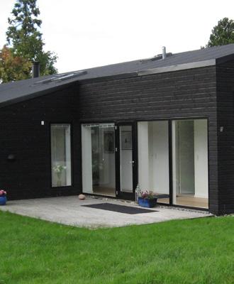 Konstruktion Fundament/gulve Huset er opført på fundament af beton eller bloksten til frostfri dybde.