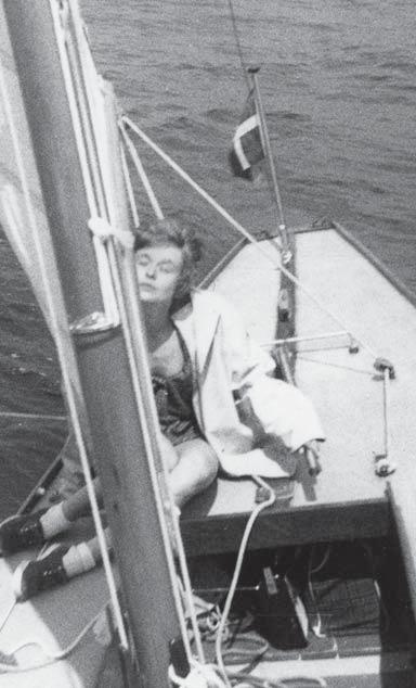 Gunner var en af de første OK-sejlere med sin D 20. Den hed Keld efter skuespilleren og komikeren Keld Petersen fra ABCrevyen, der også døbte jollen.