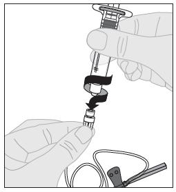 1. Åbn pakningen med infusionssættet og fjern låget for enden af slangen. Sæt sprøjten med den tilberedte ELOCTA-opløsning på enden af infusionssættets slange ved at dreje med uret. 2.