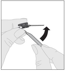 Hvis det foretrækkes kan du anvende et af de plastre (G), der fulgte med pakningen, til at holde plastikvingerne på kanylen på plads på injektionsstedet.