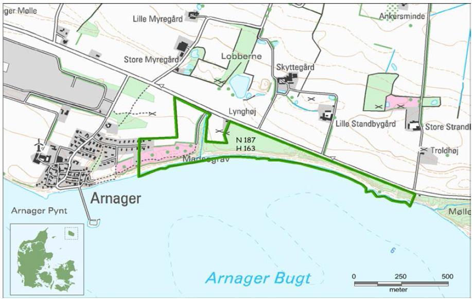 Resumé Natura 2000-område Kystskrænterne ved Arnager Bugt består af et habitatområde.