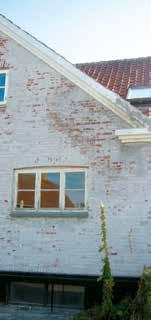 38 Bevaringsværdige bygninger Facader, facadedekorationer, fundamenter og udvendige trapper Reparationer Til reparationer eller nypudsning af ældre bygninger bør man anvende (luft)kalkmørtel.