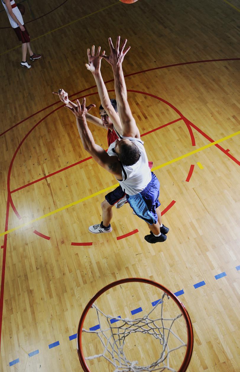 24. Basketball og taktik Valgfaget basketball og taktik er et nyt valgfag, hvor du får sved på panden og bliver klogere på det store taktiske spil, der er i basketball.