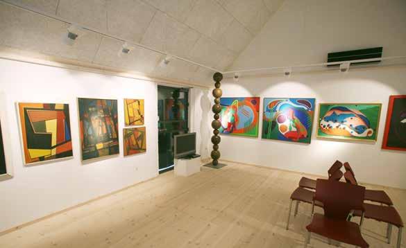 42 43 Kunst og Kunsthåndværk på Fanø Igennem de sidste godt 100 år ja helt op til i dag har Fanø oplevet en stor tilstrømning af billedkunstnere, der har taget mere eller mindre
