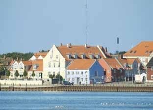 Fanø Skibsfarts og Dragtsamling Museet viser historien om Fanø, der i flere hundrede år har skabt forskellige livsvilkår for indbyggerne, og fortæller historien om den specielle søfartskultur.