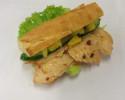 Lys UCH sandwich m/kylling og ANANAS Lækker nybagt baguette med salat, karry dressing,