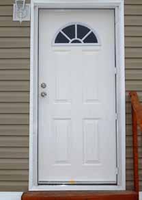 Det kan ikke anbefales at efterisolere de gamle døre direkte ved at pålægge isoleringsplader, da dørene risikerer at slå sig