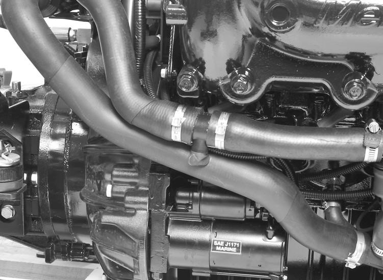 Der er motorstyringsokse, som kræver, t specifikke ftpningspropper fjernes, fordi motorens vinkel er større end det luftktiverede ftpningssystem tillder for korrekt udtømning f systemet.