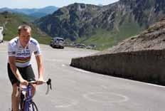 Jeg kæmper mig de sidste meter op ad Tourmalet Jesper Ralbjerg Jesper Ralbjerg Er født i 1969 og begyndte at interessere sig for cykelsport i 1977 da hans forældre tog ham med til det københavnske