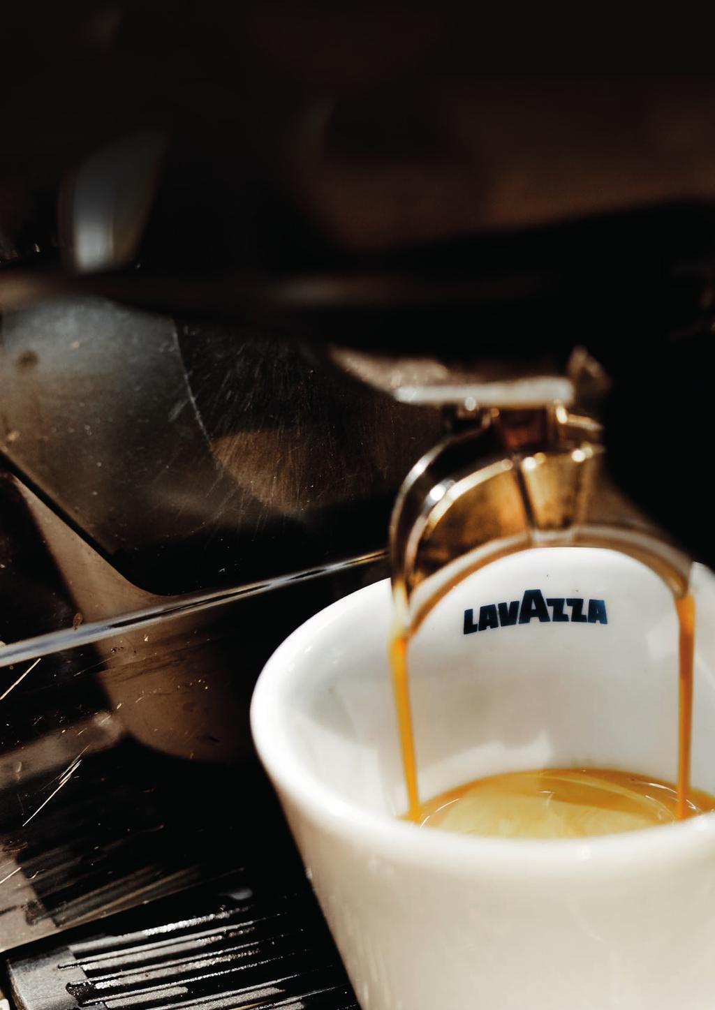 DET OSER AF GOD CAFÉSTIL Økologi & bæredygtighed hos Cross Café Maj 2018 LAVAZZA BLUE == professionel espresso NYHED: Lipton