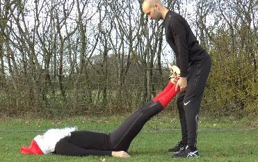 3 Bækkenløft m/partner Øvelse 1 Lig på ryggen din træningspartner tager fat om dine hæle og løfter benene op i en 45