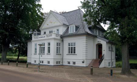 12 Hvidkilde, opført 1913, set fra Storegade. møllebygninger bevarede.