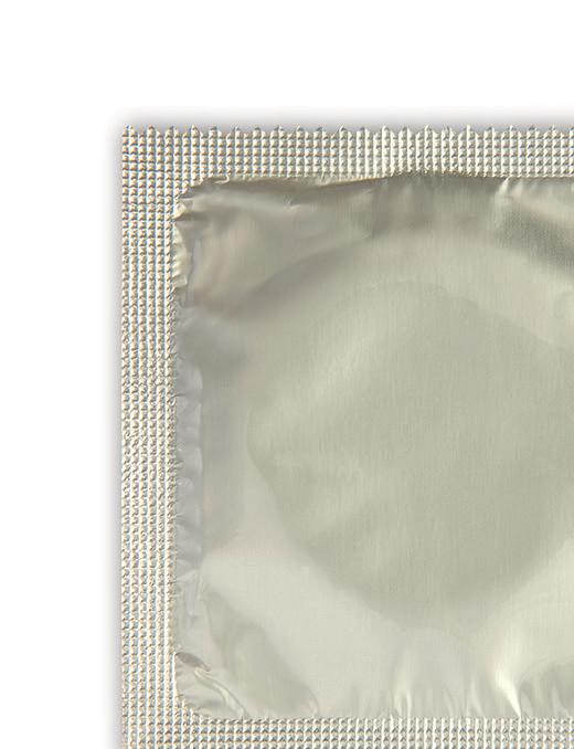 KONDOM Kondom er en nem præventionsmetode, som de fleste mænd og drenge kan bruge. Kondomet er formet som et langt hylster, der som oftest er lavet af latex.