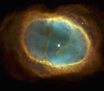i Gastågen NGC 3132 er omkring et halvt lysår i diameter og befinder sig omkring 2.000 lysår fra Jorden.