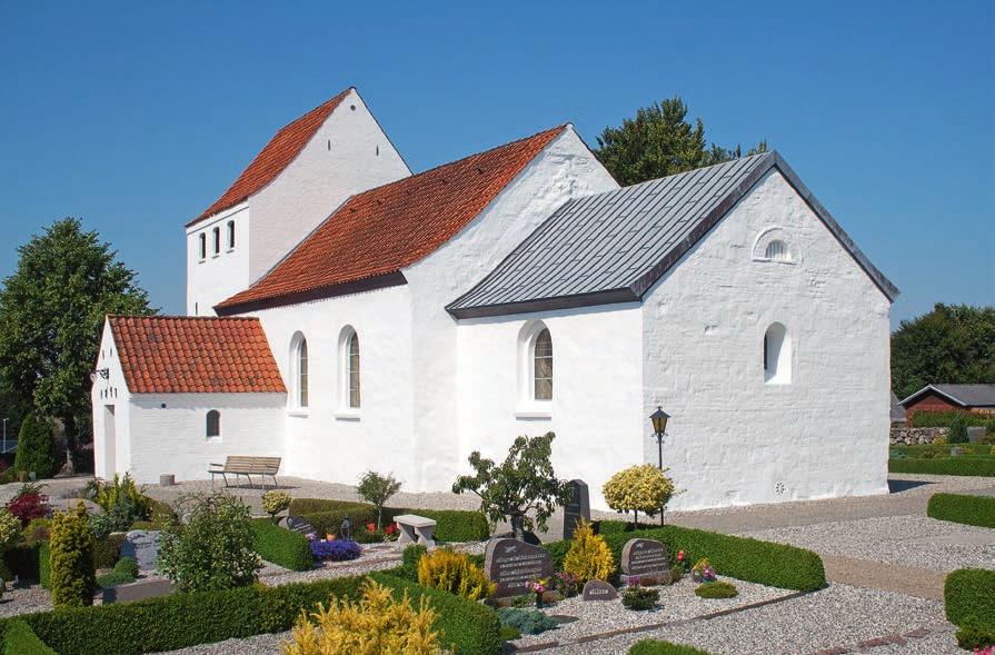 2315 Fig. 1. Kirken set fra sydøst. Foto Ebbe Nyborg 2015. The church seen from the south east. GIVSKUD KIRKE NØRVANG HERRED Kirken nævnes første gang i Ribe Oldemoders kirkeliste (o.
