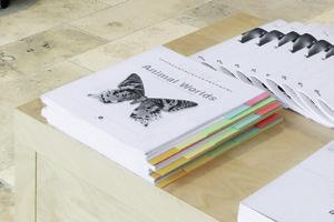 000 ark på rullebord ENHED TIL EFTERINDSKYDNING AF SIDER Til produktion af førsteklasses printprodukter med indskydning af fortrykte farveark