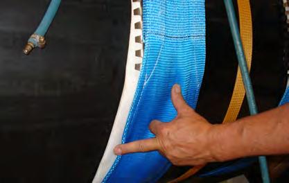 Fra reduktionsboks anvendes blå (lavtryk) slanger til trykskinne og bånd.
