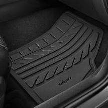Førermåtten har SEAT original fastgørelsessystem, der forhindrer måtten i at bevæge sig under kørslen.