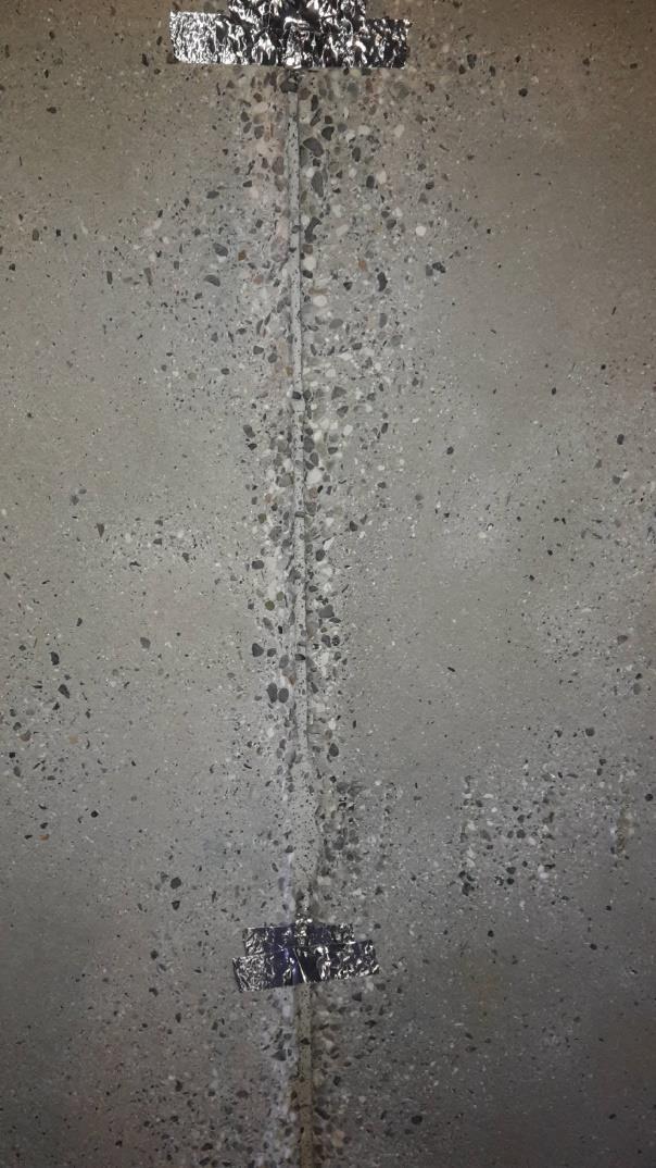 Elementsamling Der er fjernet en fuge mellem betonelementer, og