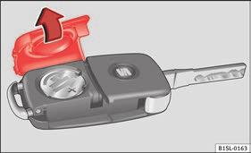 Udskiftning af batteri Fig. 127 Bilnøgle: afdækning til batterirum Fig. 128 Bilnøgle: udtagning af batteri SEAT anbefaler, at du får et værksted til at udskifte batteriet.