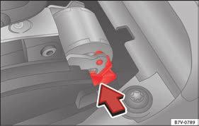 Automatisk gearkasse* Generelt +/ tiptronic-funktion: Skub gearvælgeren Nødoplåsning af gearvælgerlås fremad (+) for at geare et gear op eller bagud (-) for at geare et gear ned.