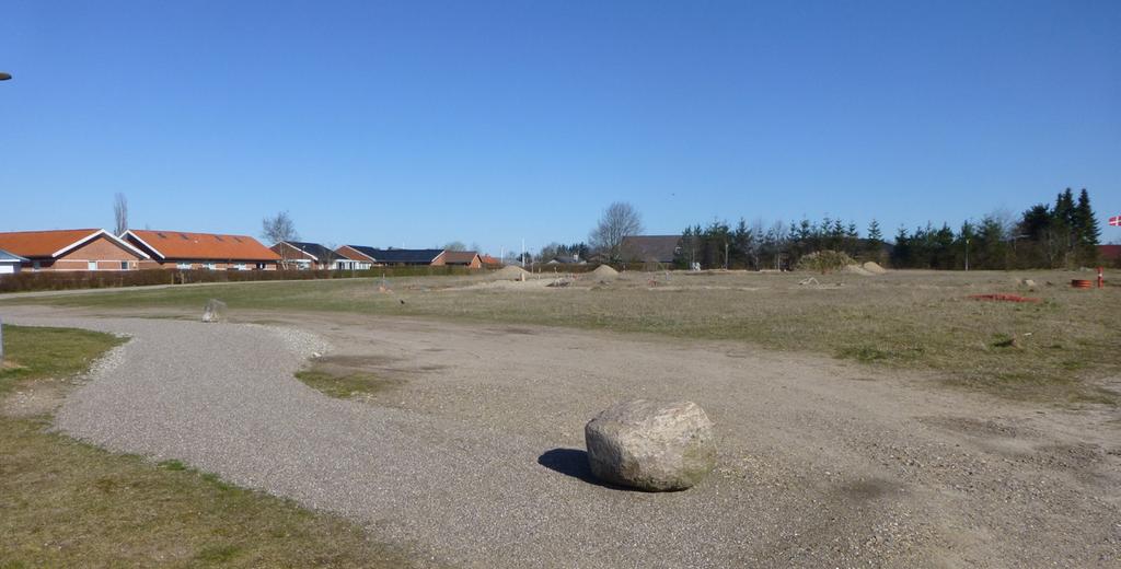 Redegørelse Baggrund og formål Ikast-Brande Kommune har modtaget en henvendelse fra ejeren af ejendommen Engbækparken 1 i Ejstrupholm, som ønsker mulighed for opførelse af tæt lav og/eller åben lav