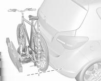 Her bør afstanden mellem pedalerne og bagklappen udgøre mindst 5 cm. Begge cykler skal placeres i hjulholderne.