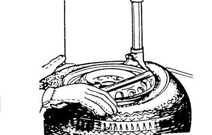 14.2. Fastspænding af hjulet: 1) Sørg for alle afbalanceringsklodser er fjernet fra fælgen; 2) Smør dækvulsten med fedt; 3) Fastgør fælgen på drejeskiven indefra eller udefra.