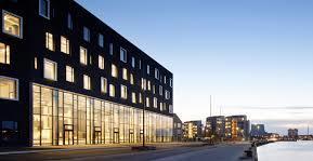 N Y E T I D E R O M R Å D E R N E O M K R I N G F R I I S S H O P P I N G C E N T E R Aalborg Bibliotek Aalborg Universitet Jomfru Ane Parken Hovedbiblioteket i Aalborg er et centralt mødepunkt for