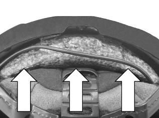 Anbring kabelføringen på styrthjelmens bagerste del (Fig. 21). Fig.