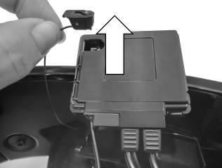 Frakobl antennekablets stikforbindelse fra e-boxen (Fig. 54). Fjern fuldstændigt tastaturets konsol fra styrthjelmen.