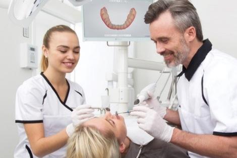 Tre til en - samling af klinikker i tandplejen Odense Tandpleje har en klinik i Nyborg og i Heden, hvor man i løbet af 2016 er tvunget til at finde nye lokationer pga. udløb af lejemålene.