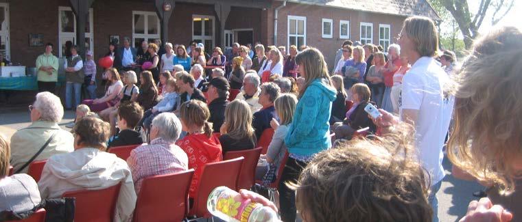 Derudover vil mindretallets danske foreninger og Flensborg Avis være repræsenteret og informere de nye forældre inden for skoleforeningen om deres arbejde og aktiviteter.