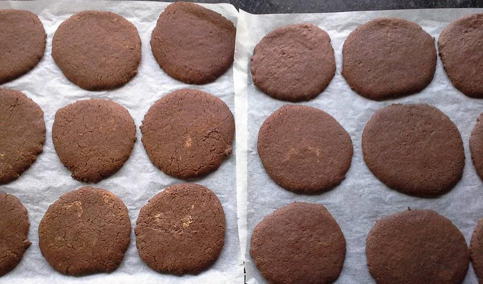 Gode O-pskrifter fra Thokkekokken Af Andreas Duc Jørgensen DUC s lyn-cookies med chokoladesmag Nu er ingen undskyldning for ikke at kunne nå at bage kage.