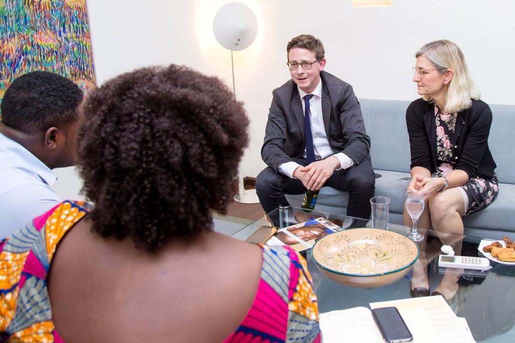 Officielle besøg fra Danmark til Ghana: Afslutningsvis er her et link til en freelance- journalists artikel om dronningens besøg i Akwamu: https://www.fyens.