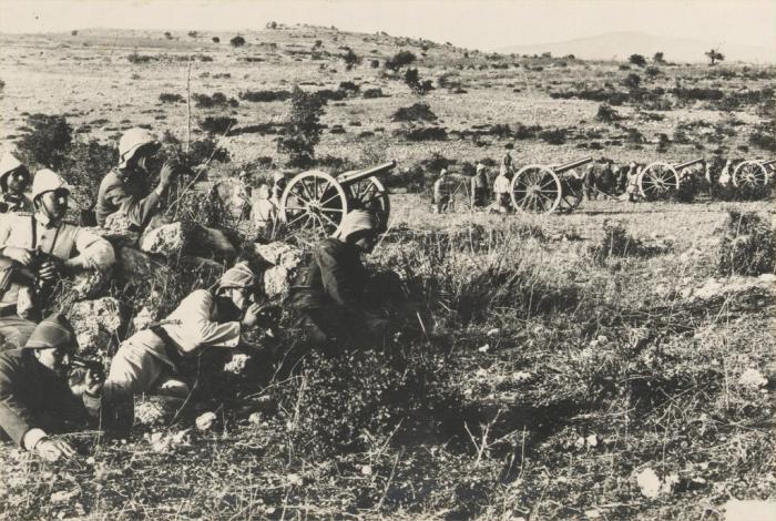 Steffen Jensen: Historien - Konfliktens rødder Tyrkisk artilleri venter på de fremrykkende britiske tropper i Palæstina under Den første Verdenskrig.